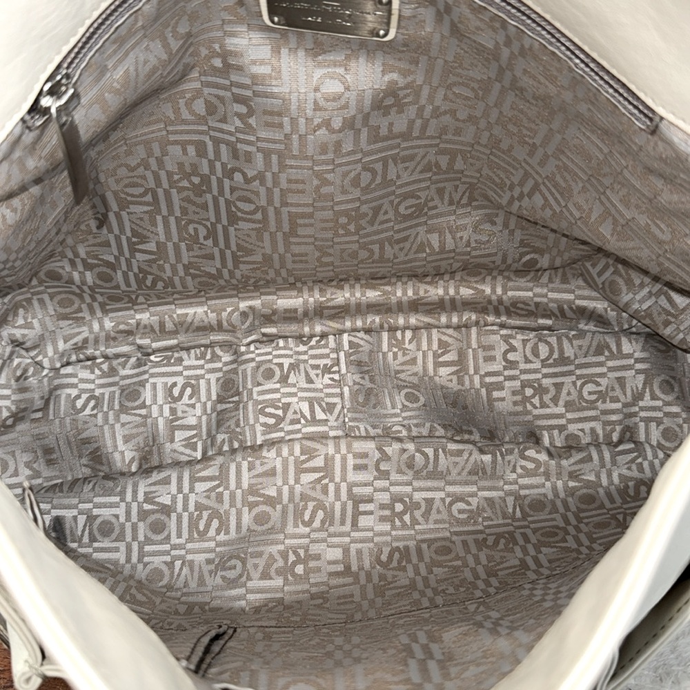 Salvatore Ferragamo Vintage Rare Y2K Cream Leather Shoulder Hobo Bag with COA - Picture 11 of 17